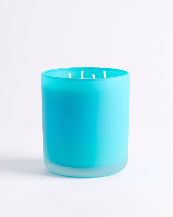 Hand-Poured Cocosoy Candle – Blueberry Muffin